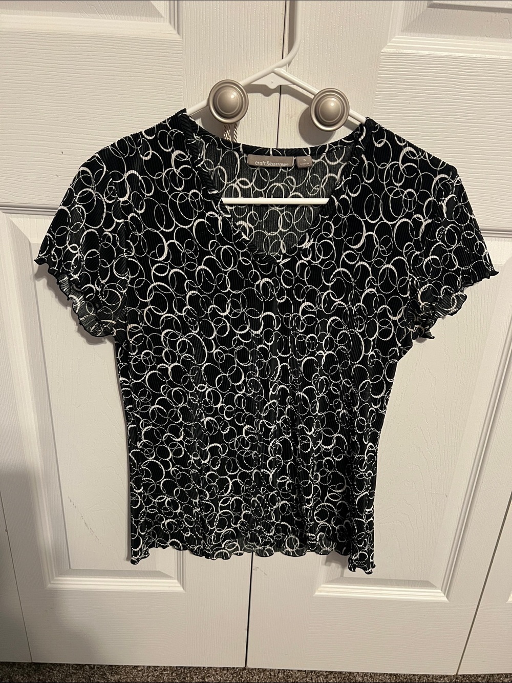 croft & barrow Black Short-Sleeve Tee with White Circle Print